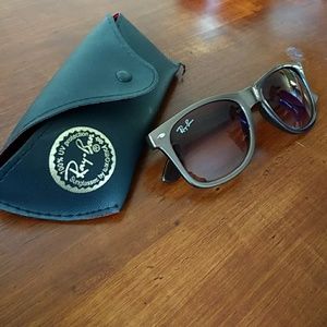 Ray-Ban New Wayfarer Sunglasses